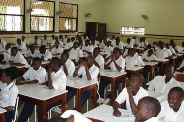 <p>Elèves de Collège Boboto à Kinshasa, lors d’un séminaire sur la CPI.</p>
